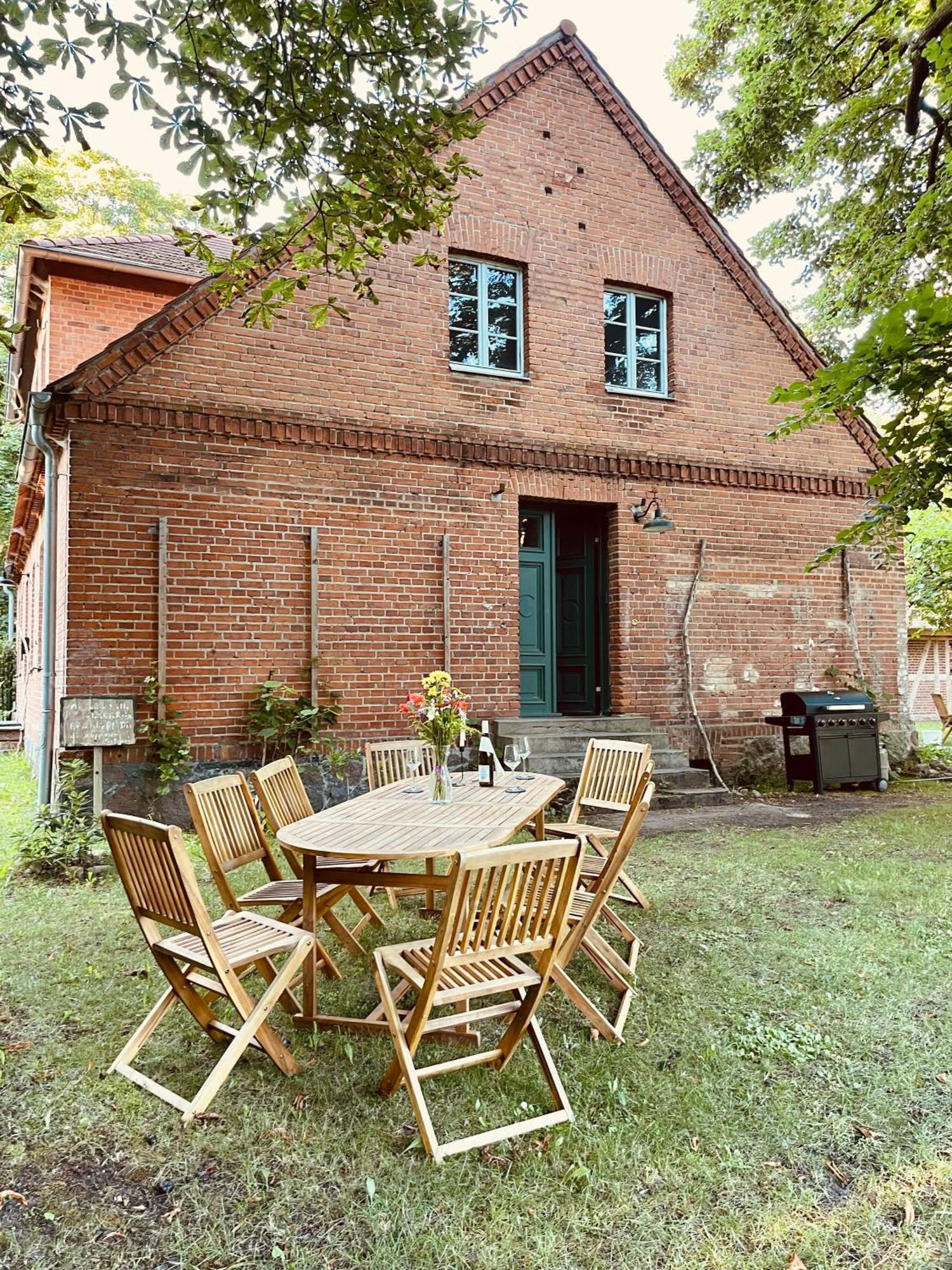 Wald- Und Seeidyll Im Historischen Forsthaus Neuruppin Exterior foto